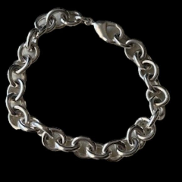 Stunning Silver Interlocking Links Bracelet - Picture 3 of 4